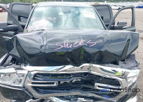 2020 Ram 1500 Big Horn Quad Cab 4X4 6'4 Box из США, поврежденный, VIN 1C6SRFBT6LN304215